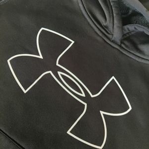 Boys size 4 underarmour hoodie